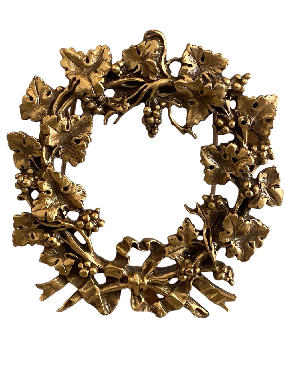 MMA Vintage ornamental wreath miniature goldtone picture frame